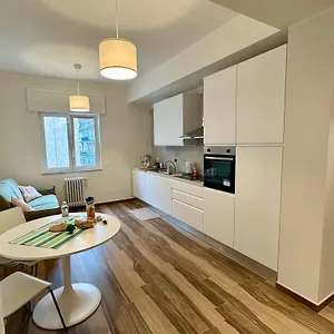 Rainbow Luxury - Sea View Apartament